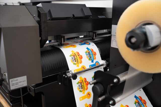 Afinia Label dual plotter digital label finisher die cutter lamination