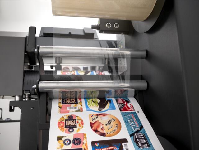DLF-Mini Digital Label Finisher in line Lamination
