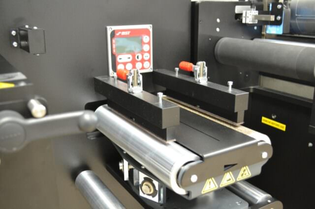 DC230 DC350 flexible steel magnetic cylinder rotary die label cutter laminator convenient splicing table